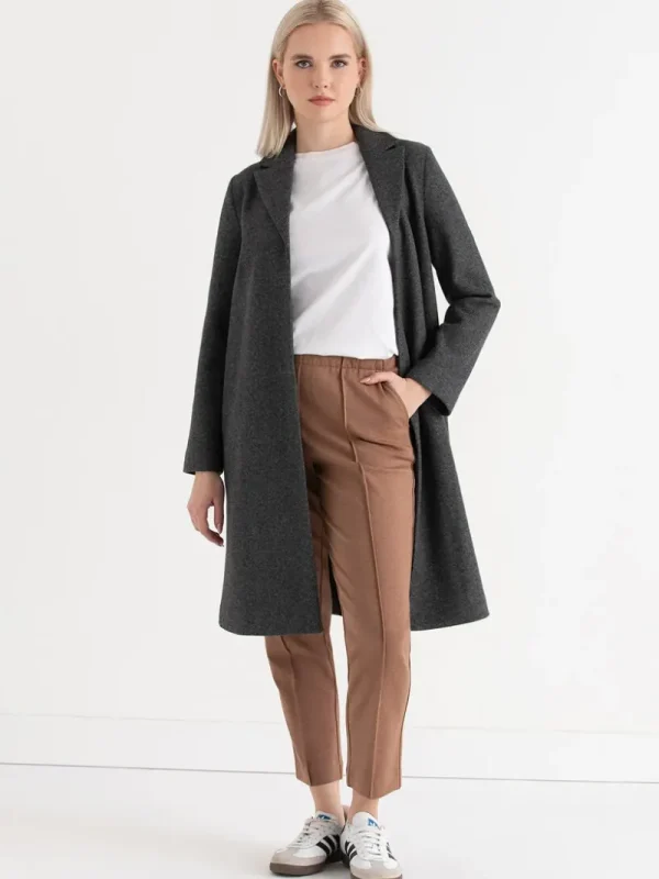 Ricki's Pants*Double Knit Tapered Leg Ankle Pant