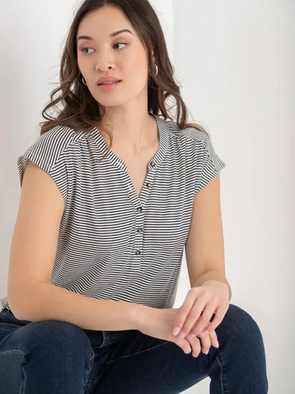 Ricki's Tees & Tanks*Henley T-Shirt