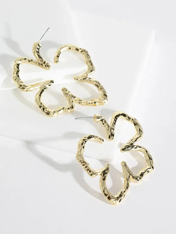 Ricki's Earrings*Hollow Flower Earrings