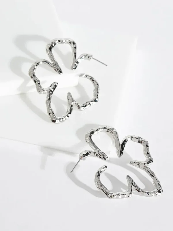 Ricki's Earrings*Hollow Flower Earrings