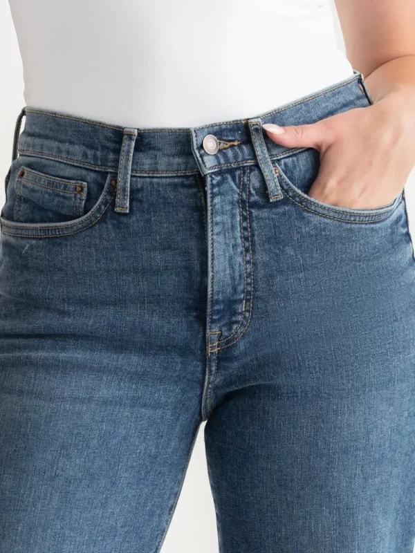 Ricki's Jeans*Lucy Straight Leg Cropped Jeans