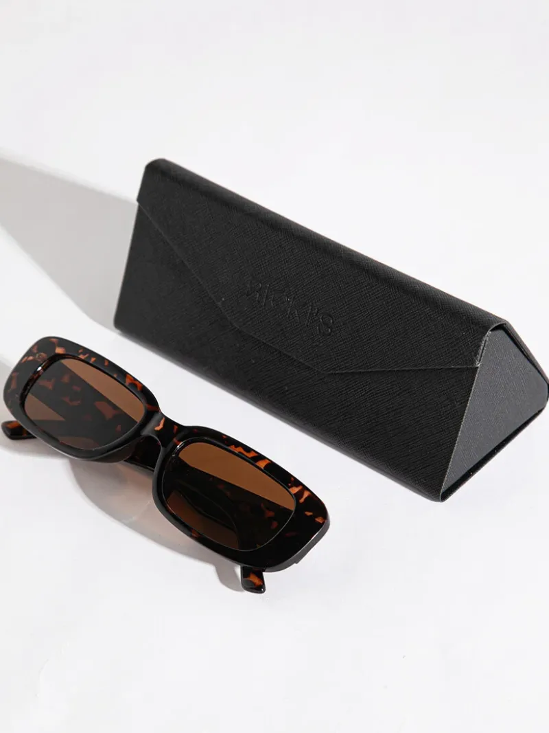 rectangle_frame_sunglasse_3.webp Ricki's Sunglasses*Rectangle Frame Sunglasses with Case