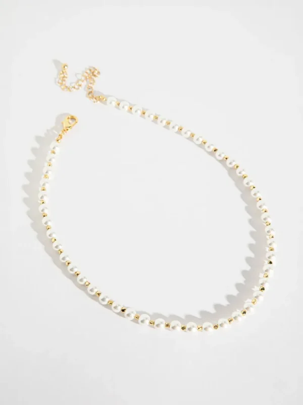 Ricki's Necklaces*Short Pearl & Metal Necklace