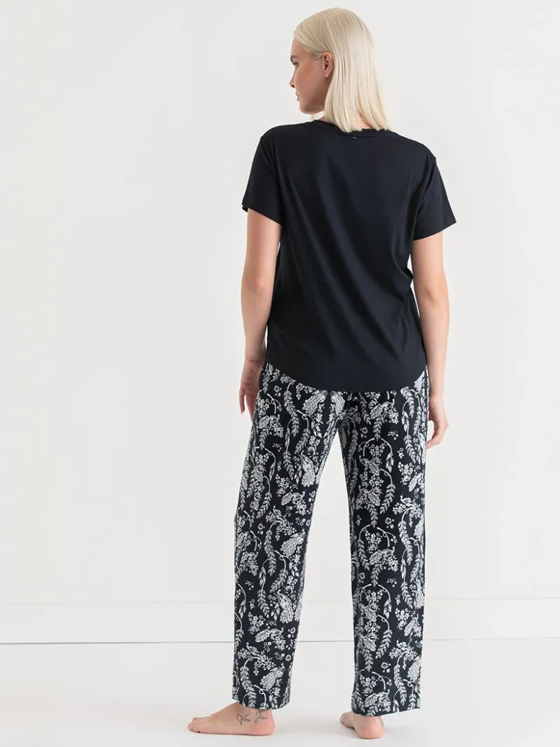 tshirt_and_print_pants_pa_3-4.webp Ricki's Sleepwear*T-Shirt and Print Pants Pajama Set