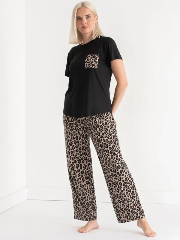 Ricki's Sleepwear*T-Shirt and Print Pants Pajama Set