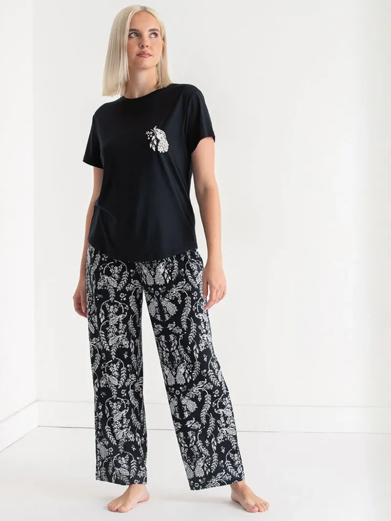 tshirt_and_print_pants_pa_4-4.webp Ricki's Sleepwear*T-Shirt and Print Pants Pajama Set