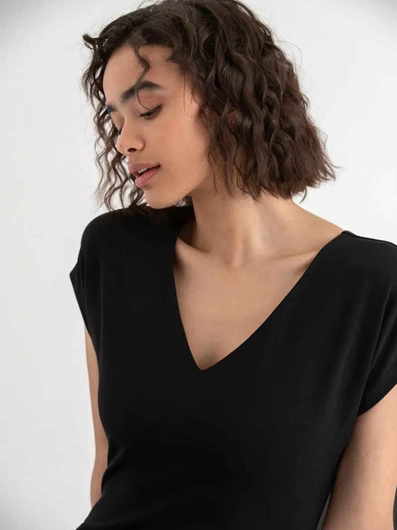 venus_fitted_midi_dress_i_1.webp Ricki's Maxi & Midi Dresses*Venus Fitted Midi Dress in Iconic Crepe