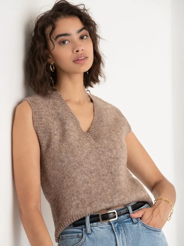 Ricki's Sweaters & Cardigans*V-Neck Sweater Vest