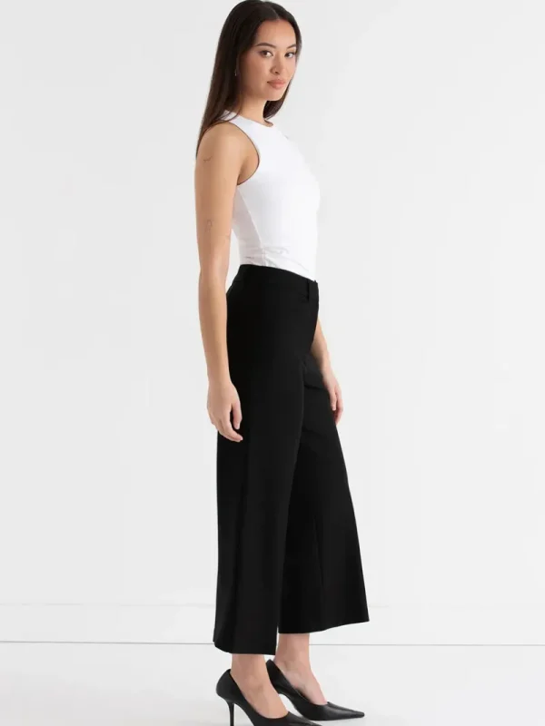 Ricki's Pants | Crops & Capris*Weslee Wide Crop Pant in Luxe Ponte